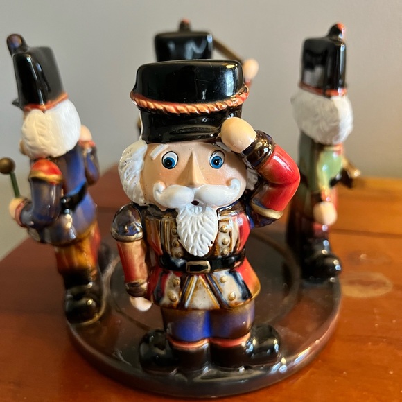 Yankee Candle Holder Nutcracker Soldiers - Picture 7 of 7